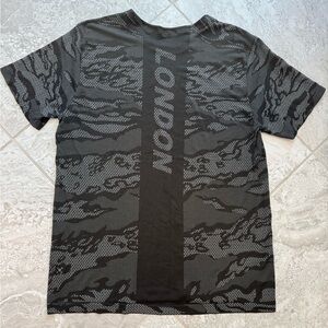 Lululemon London Camo Men's Shirt, size XL